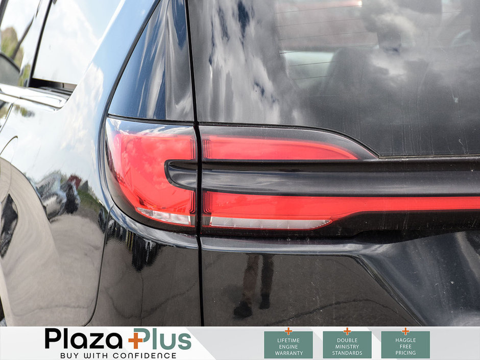 2023 Chrysler Pacifica Touring L-7