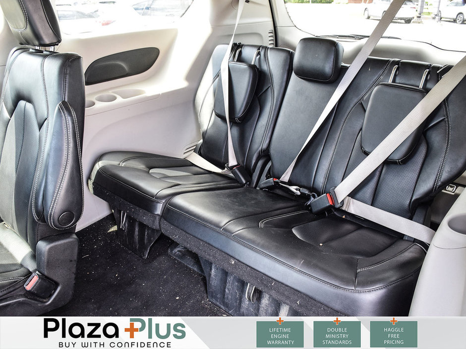 2023 Chrysler Pacifica Touring L-10