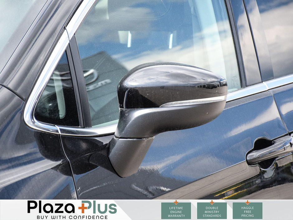 2023 Chrysler Pacifica Touring L-2