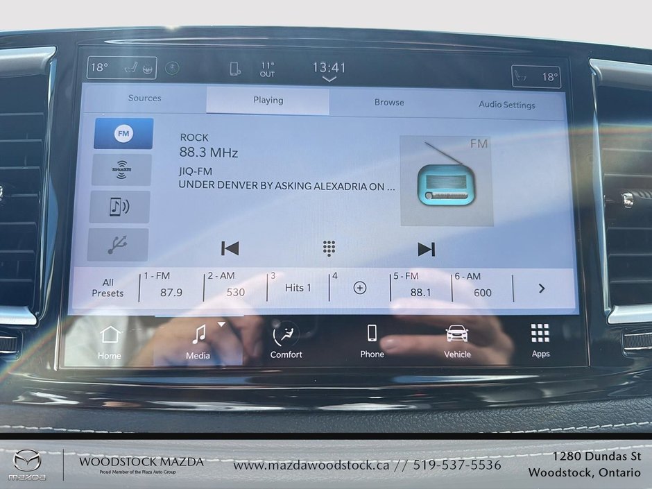 2023 Chrysler Pacifica Touring L-15