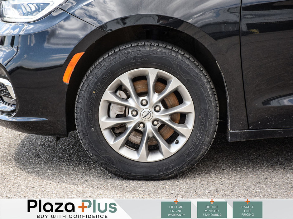 2023 Chrysler Pacifica Touring L-4
