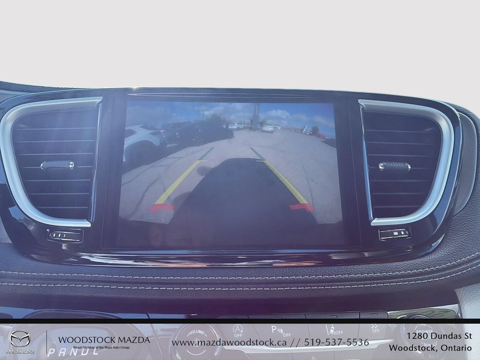 2023 Chrysler Pacifica Touring L-14