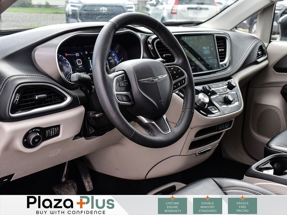 2023 Chrysler Pacifica Touring L-21