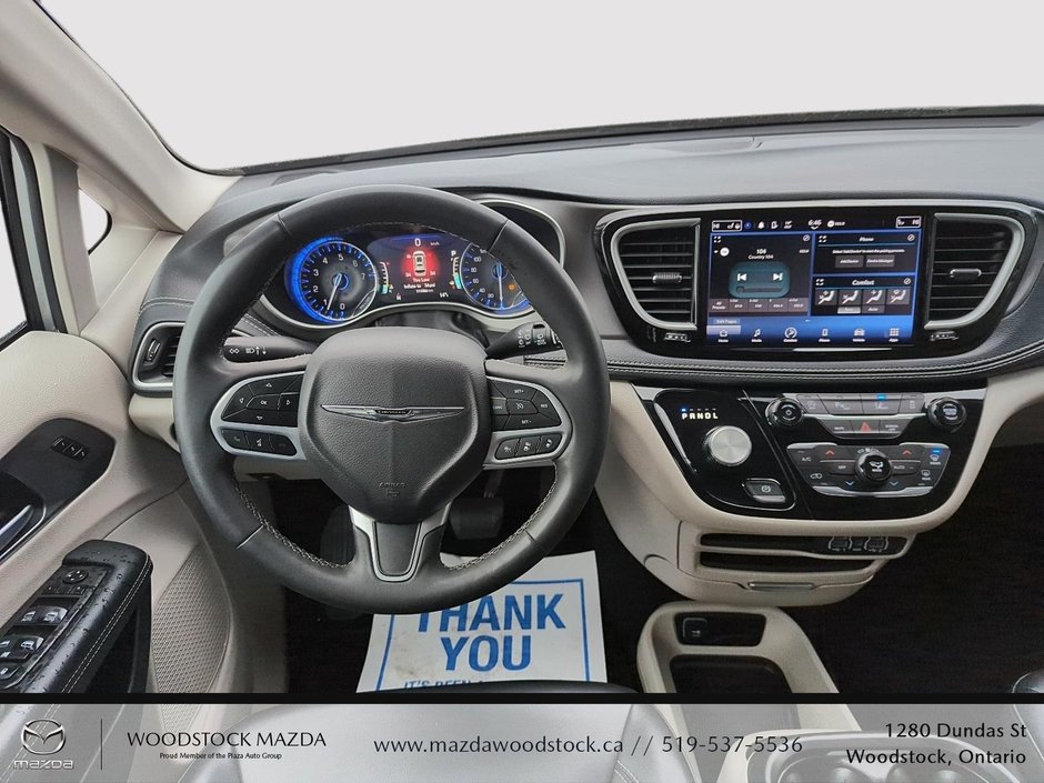 2023 Chrysler Pacifica Touring L-13