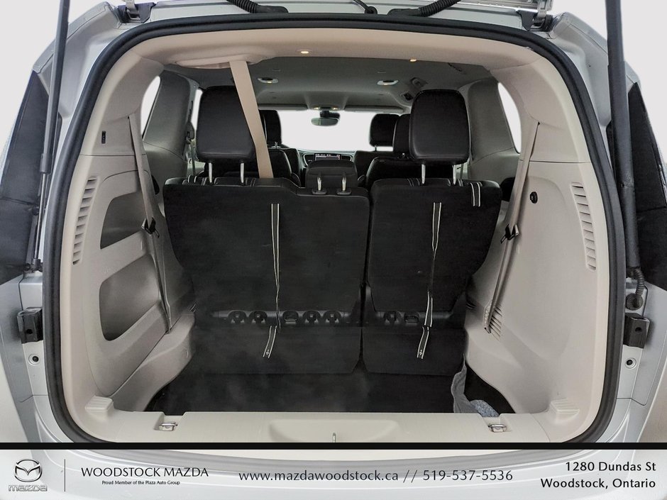 2023 Chrysler Pacifica Touring L-5