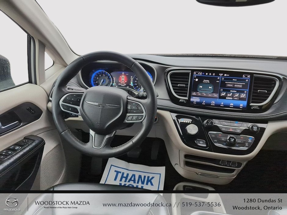 2023 Chrysler Pacifica Touring L-9