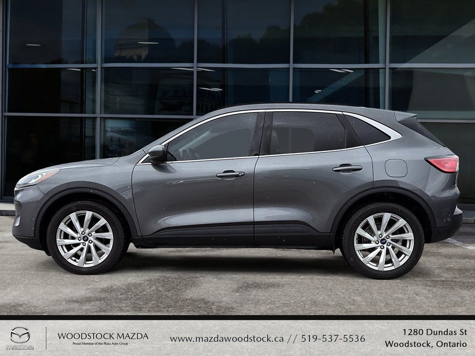 2022 Ford Escape Titanium Hybrid-4