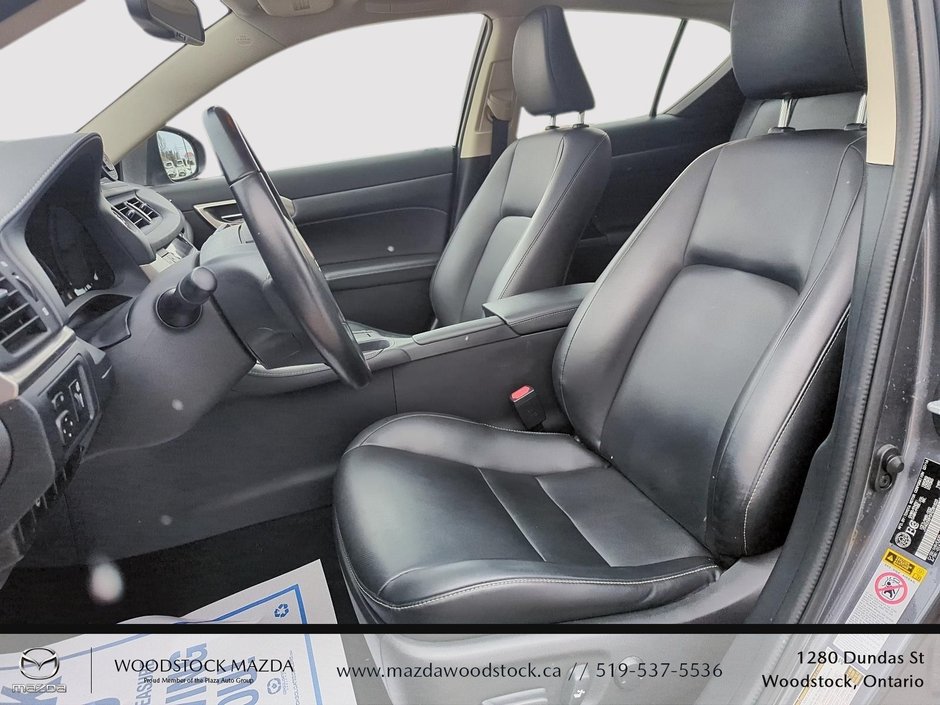 2017 Lexus CT 200h BASE-8