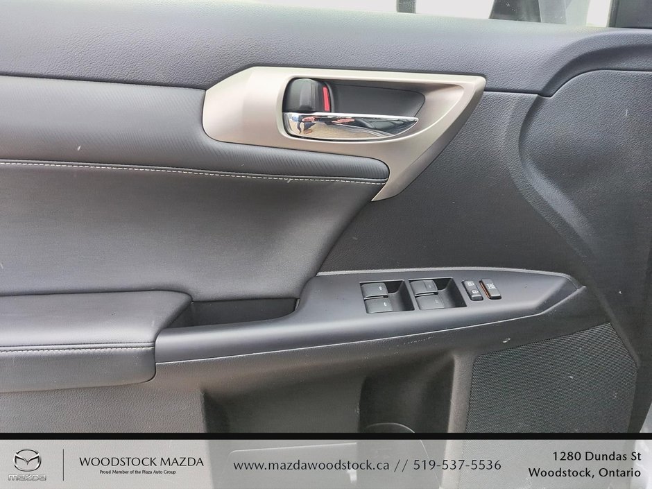 2017 Lexus CT 200h BASE-10