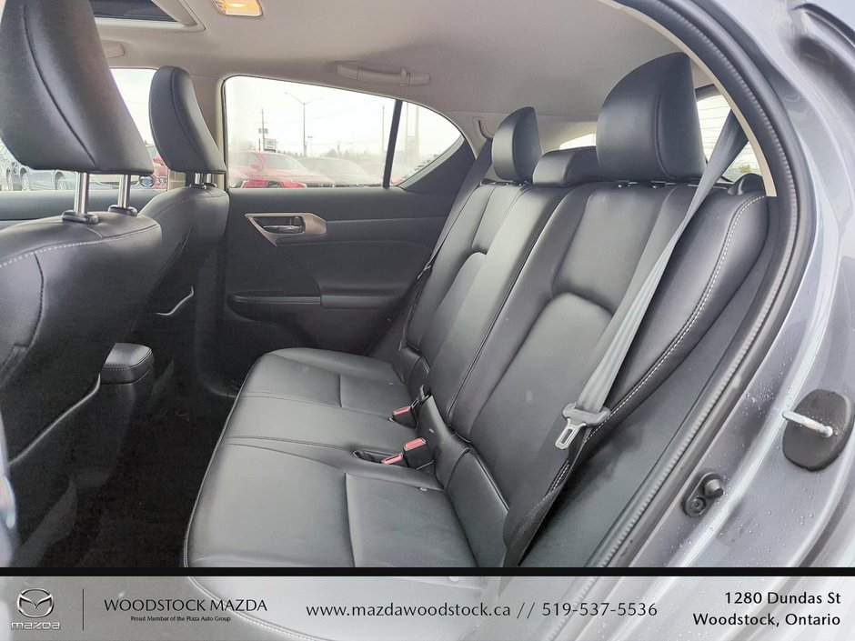 2017 Lexus CT 200h BASE-15