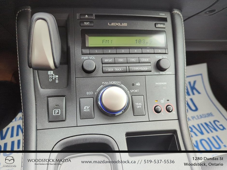 2017 Lexus CT 200h BASE-19