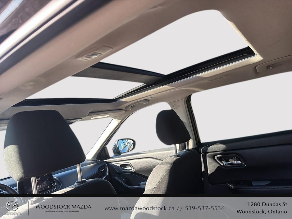 2024 Nissan Rogue SV Moonroof-15