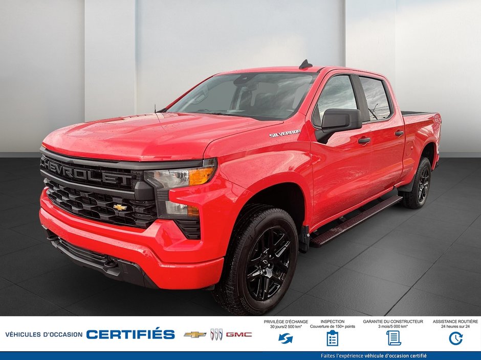 Chevrolet Silverado 1500 4WD crew cab Custom 2022 à Alma, Québec - w940px