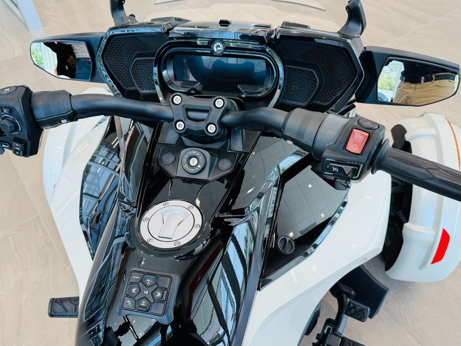 Can-Am SPYDER  F3-T  2022-6