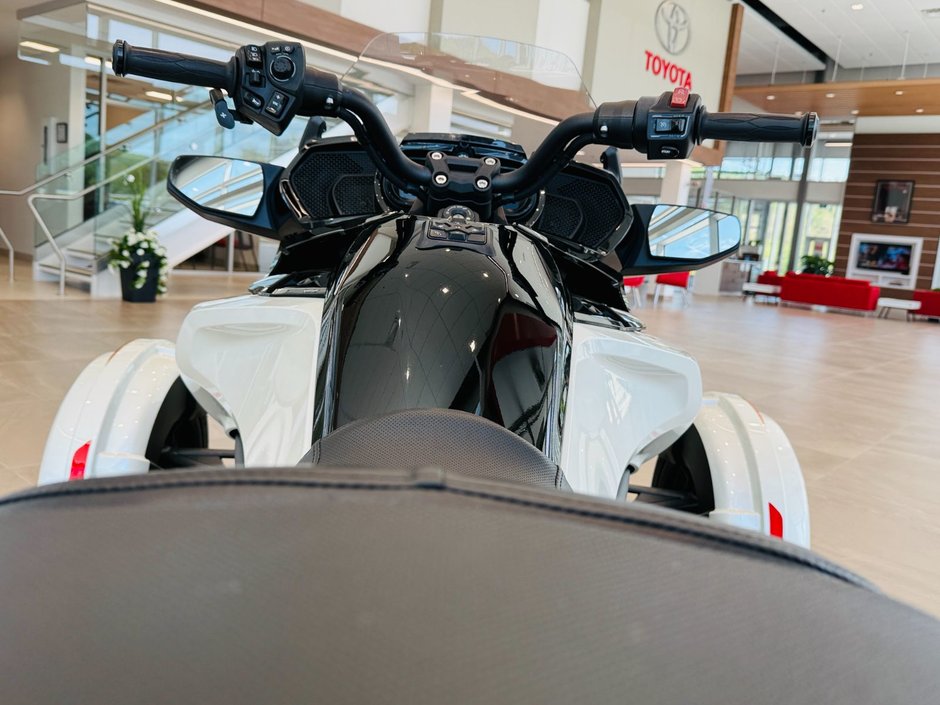 Can-Am SPYDER  F3-T  2022-7