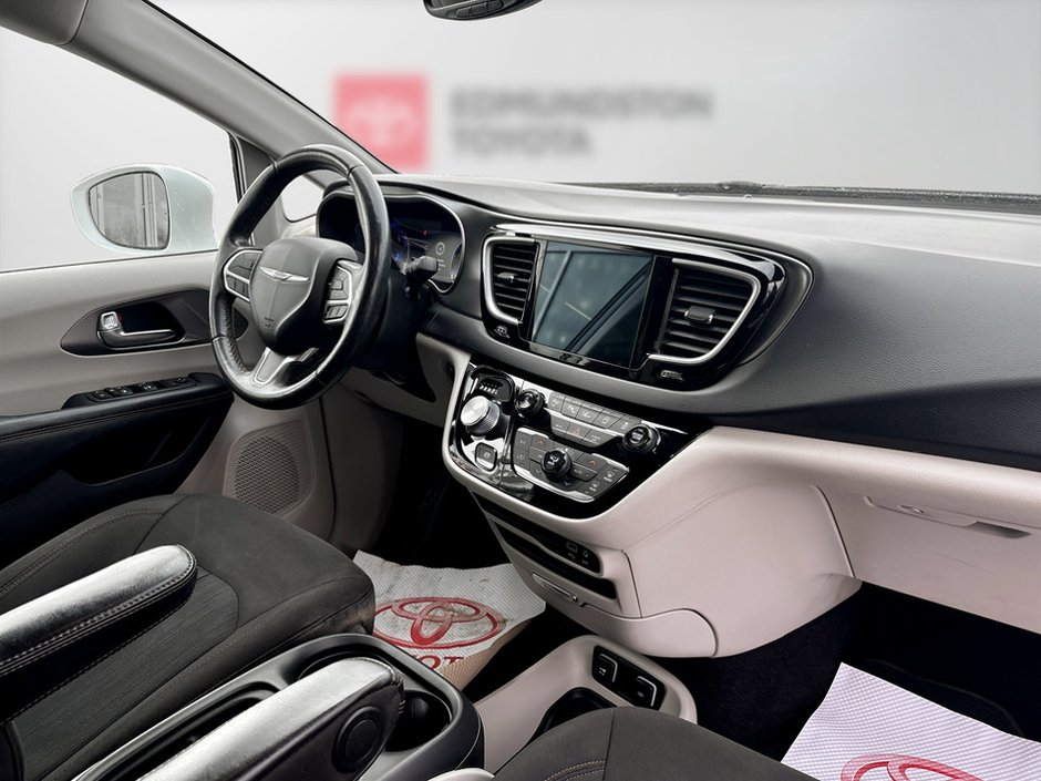 2020 Chrysler PACIFICA TOURING Touring-12