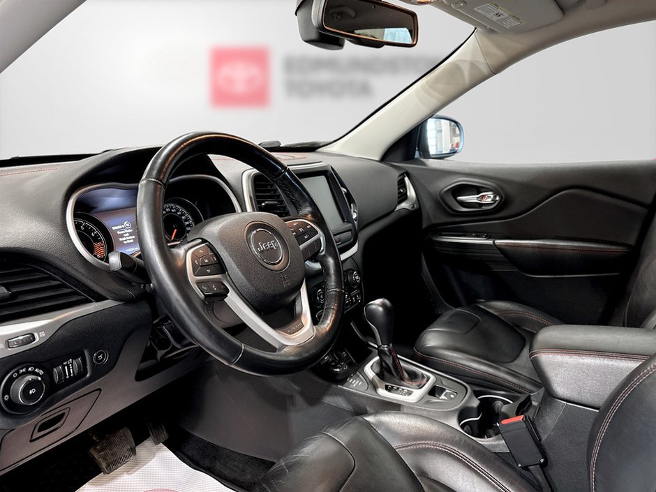 2015 Jeep CHEROKEE Trailhawk-11