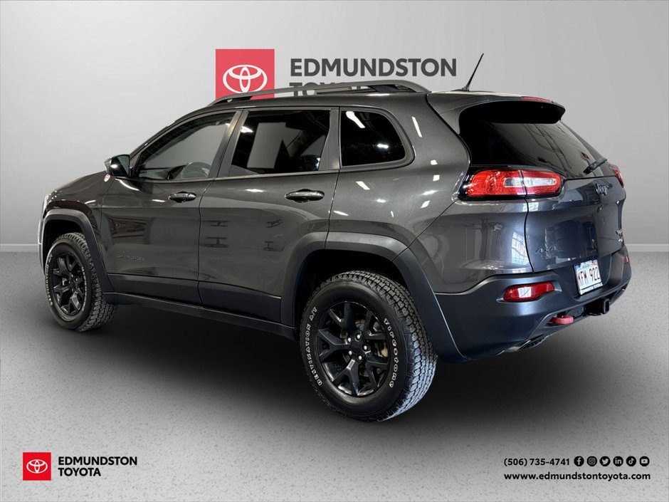 2015 Jeep CHEROKEE Trailhawk-2