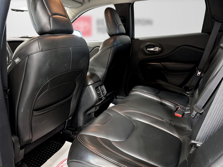 2015 Jeep CHEROKEE Trailhawk-12