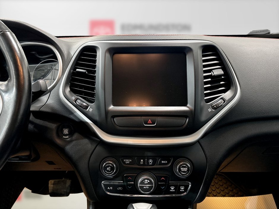 2015 Jeep CHEROKEE Trailhawk-9