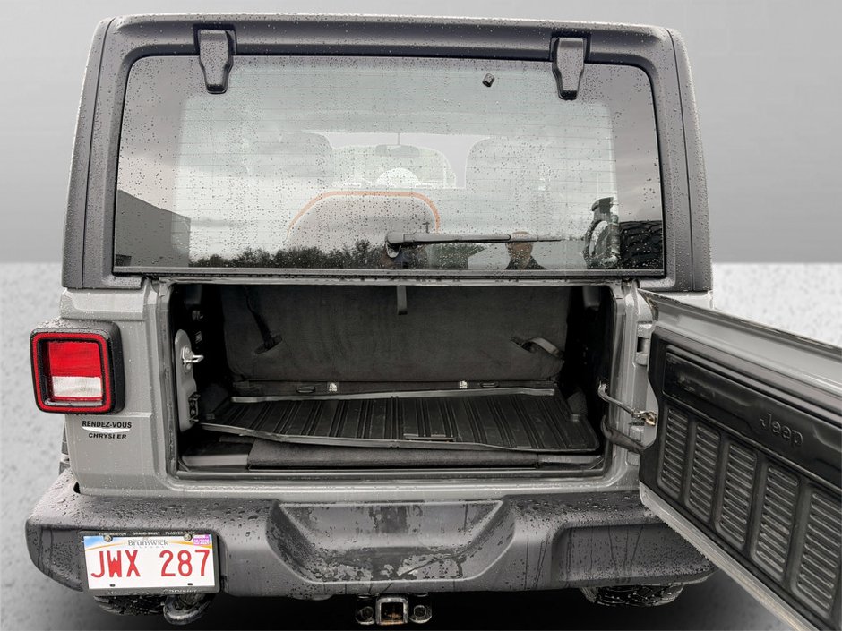 2021 Jeep WRANGLER Sport-12
