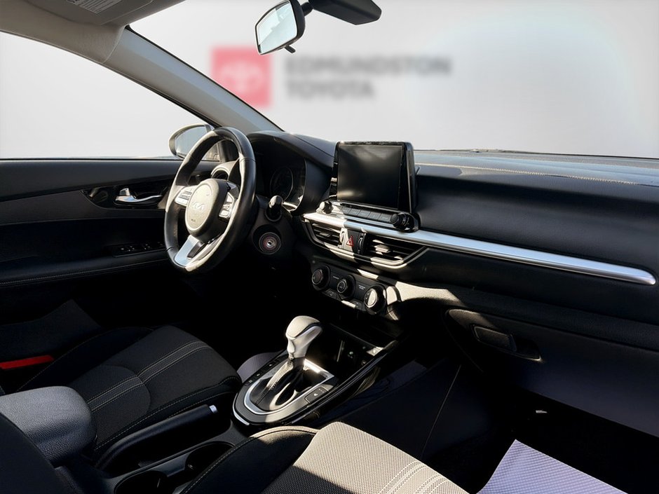 2023 Kia Forte-7