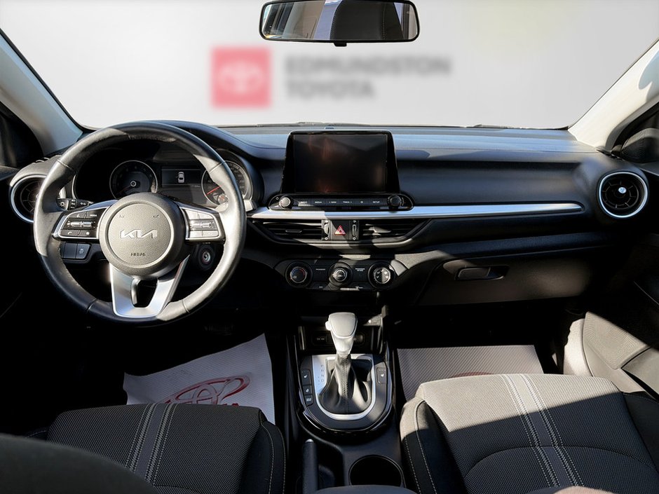 2023 Kia Forte-10