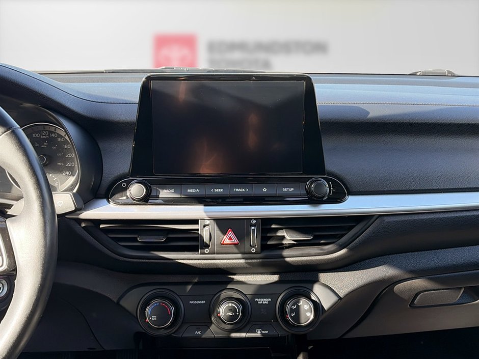 2023 Kia Forte-9