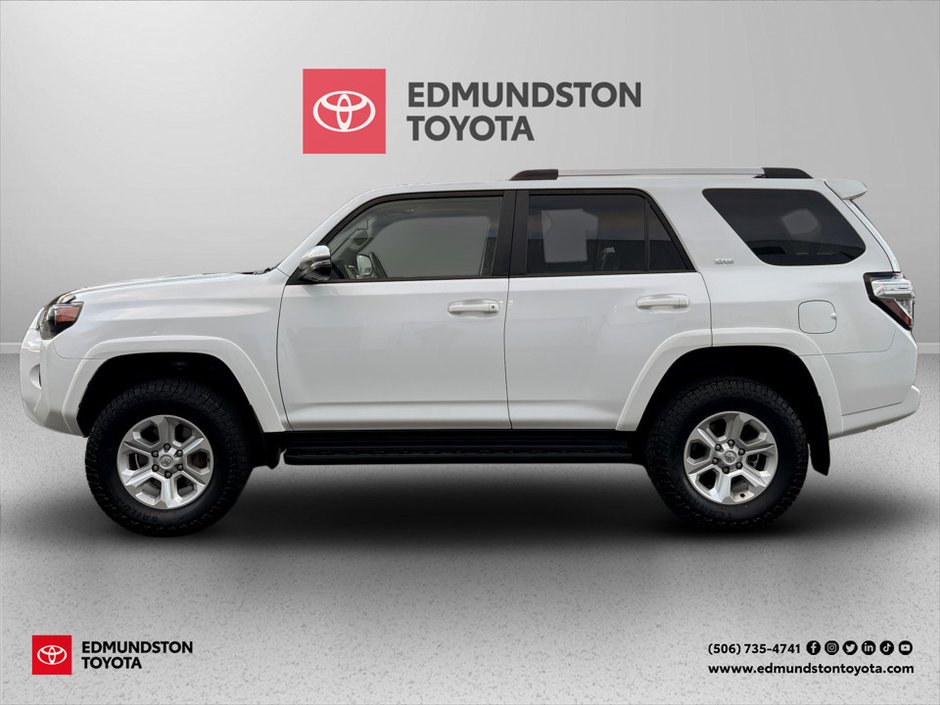 2022 Toyota 4RUNNER SR5-1
