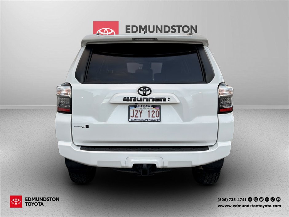 2022 Toyota 4RUNNER SR5-3