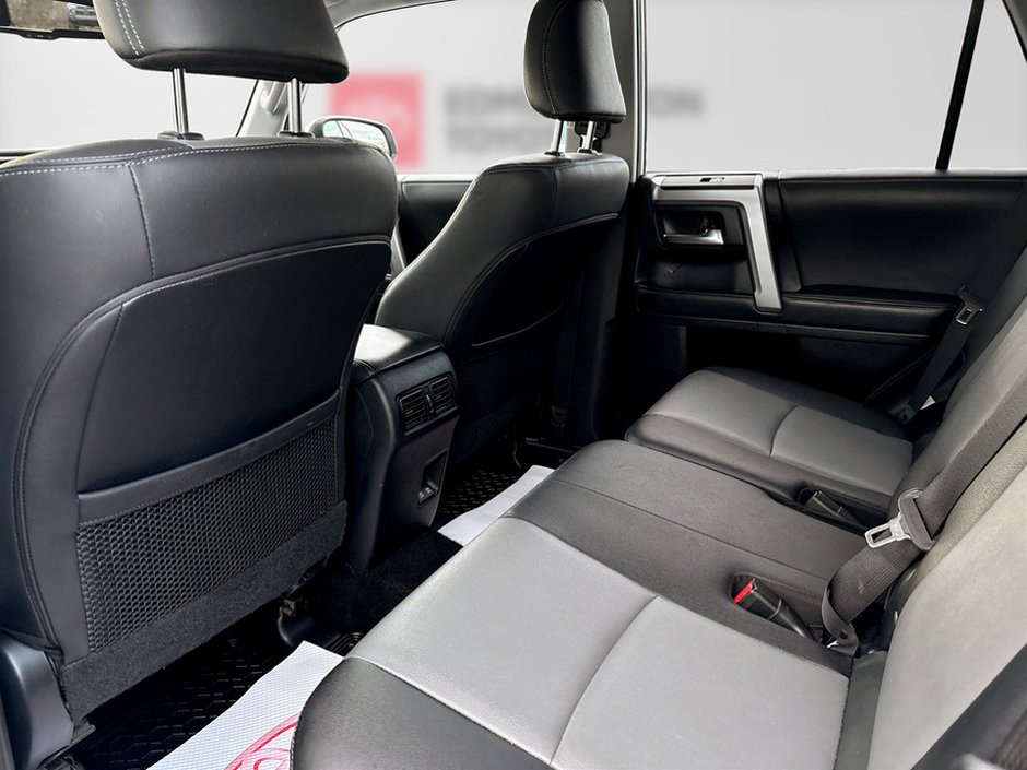 2022 Toyota 4RUNNER SR5-12