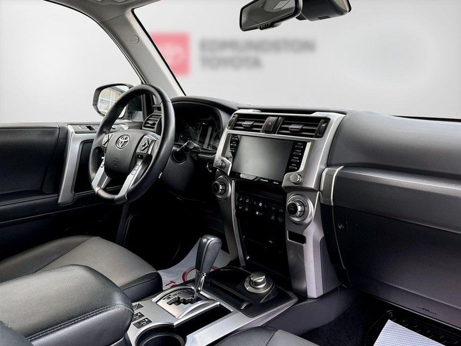 2022 Toyota 4RUNNER SR5-6