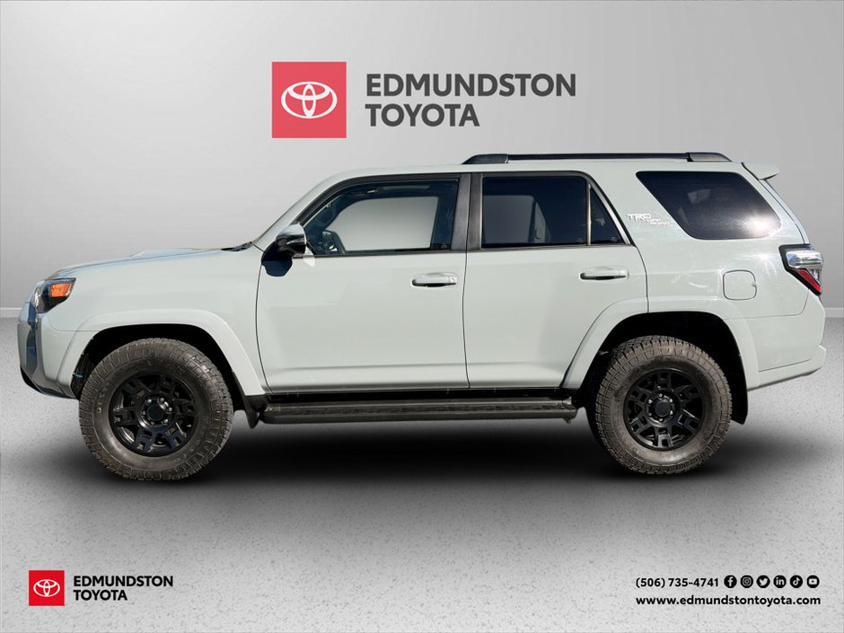 2022 Toyota 4RUNNER-1