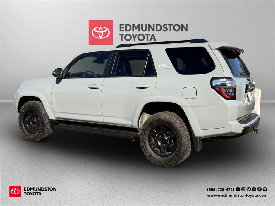 2022 Toyota 4RUNNER-2