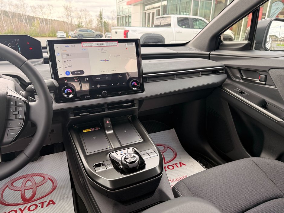 2026 Toyota C-HR SE SE-9
