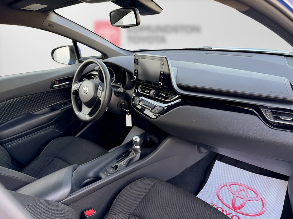 Toyota C-HR XLE PREMIUM  2019-7