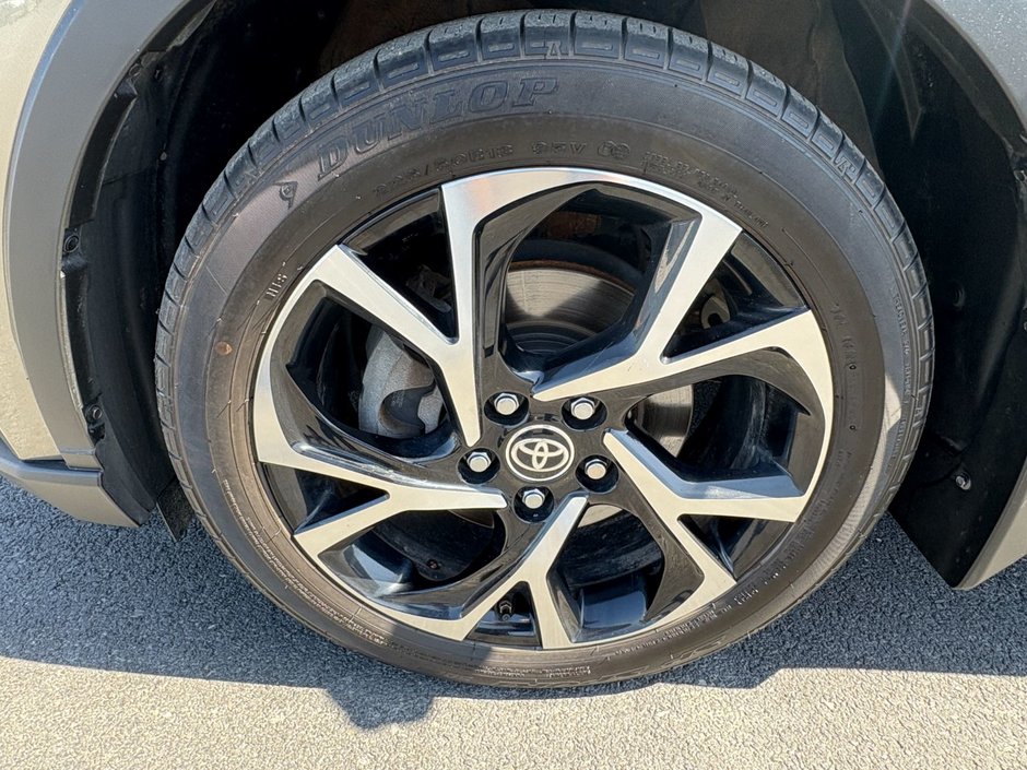 Toyota C-HR XLE PREMIUM 2021-8