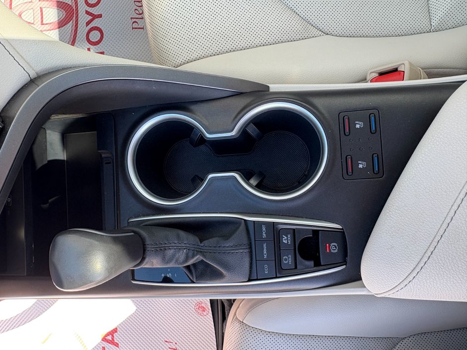 2022 Toyota CAMRY HYBRID XLE-14