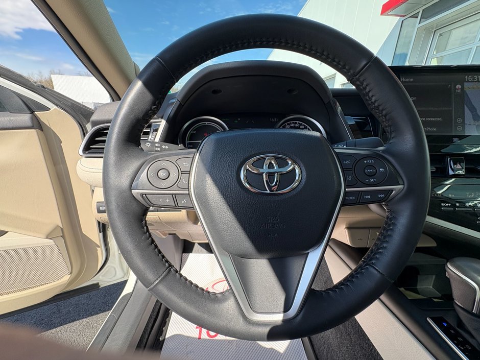 2022 Toyota CAMRY HYBRID XLE-13