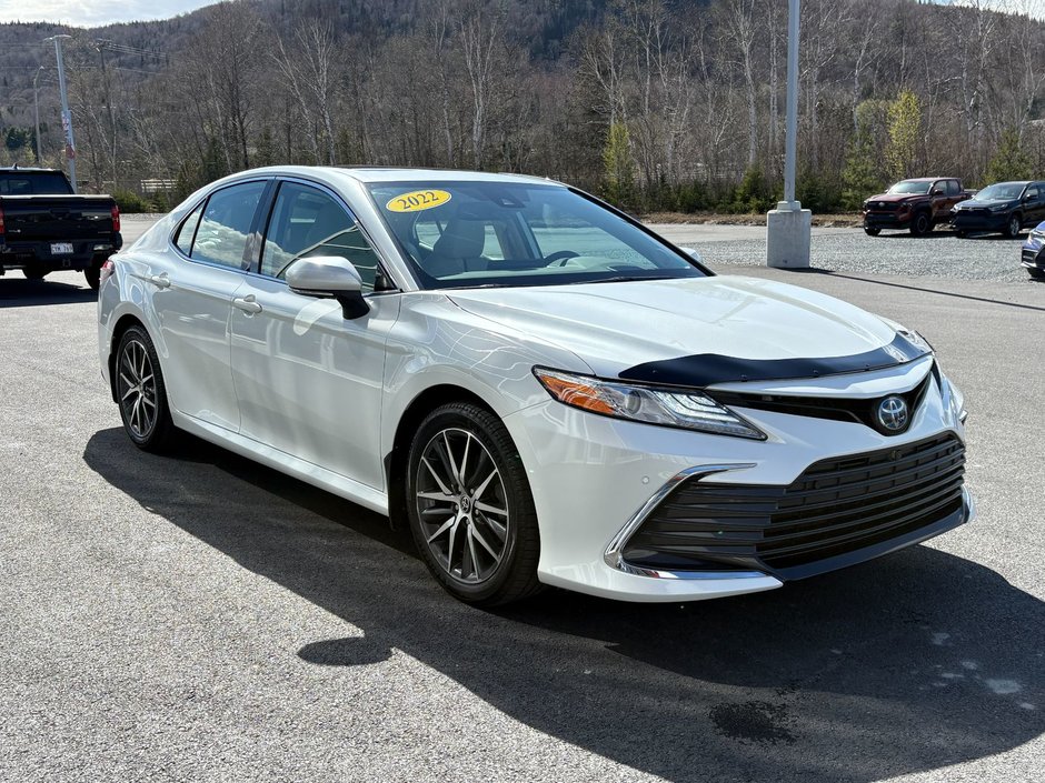 2022 Toyota CAMRY HYBRID XLE-2