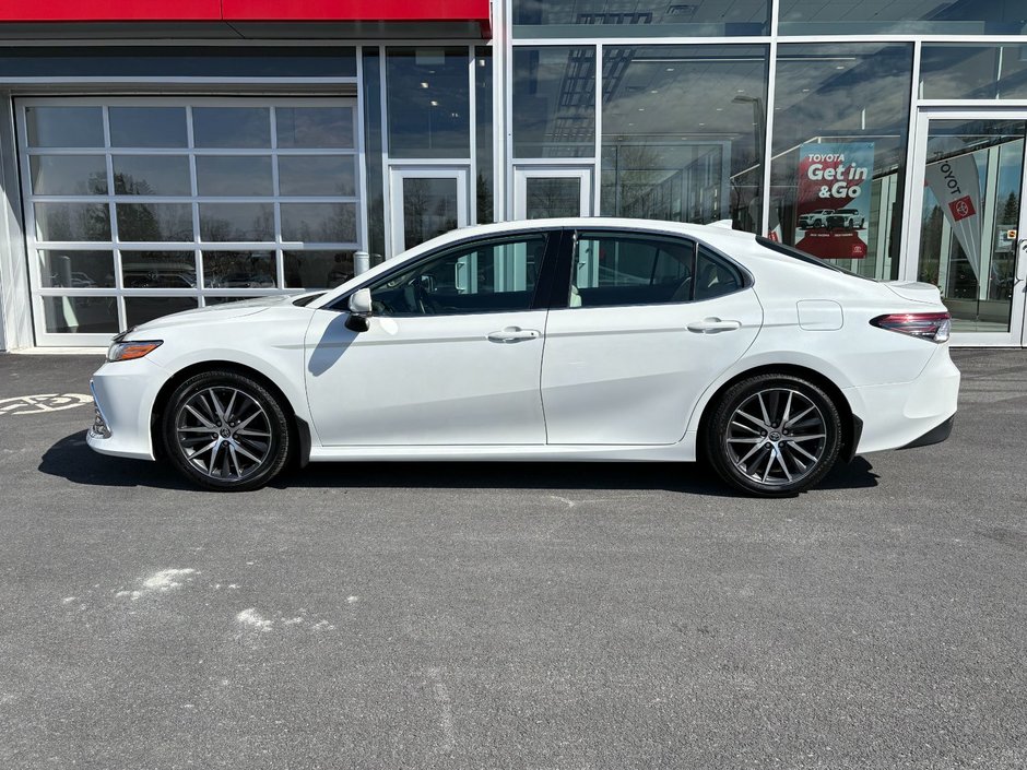 2022 Toyota CAMRY HYBRID XLE-7