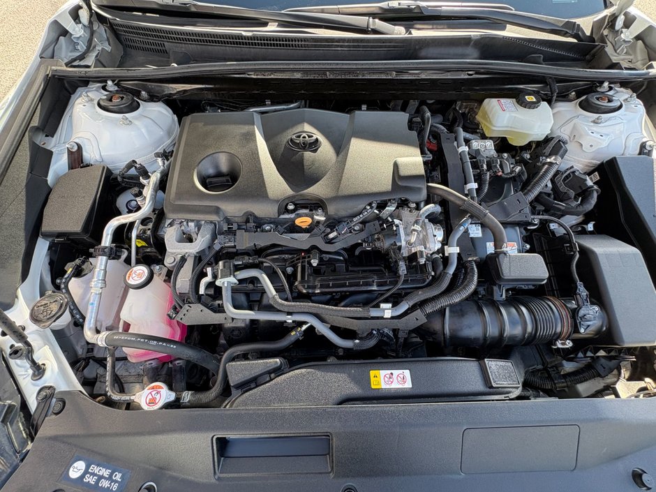 2022 Toyota CAMRY HYBRID XLE-17