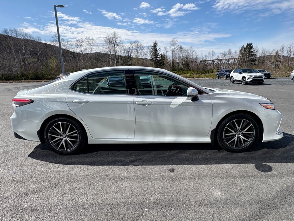 2022 Toyota CAMRY HYBRID XLE-3