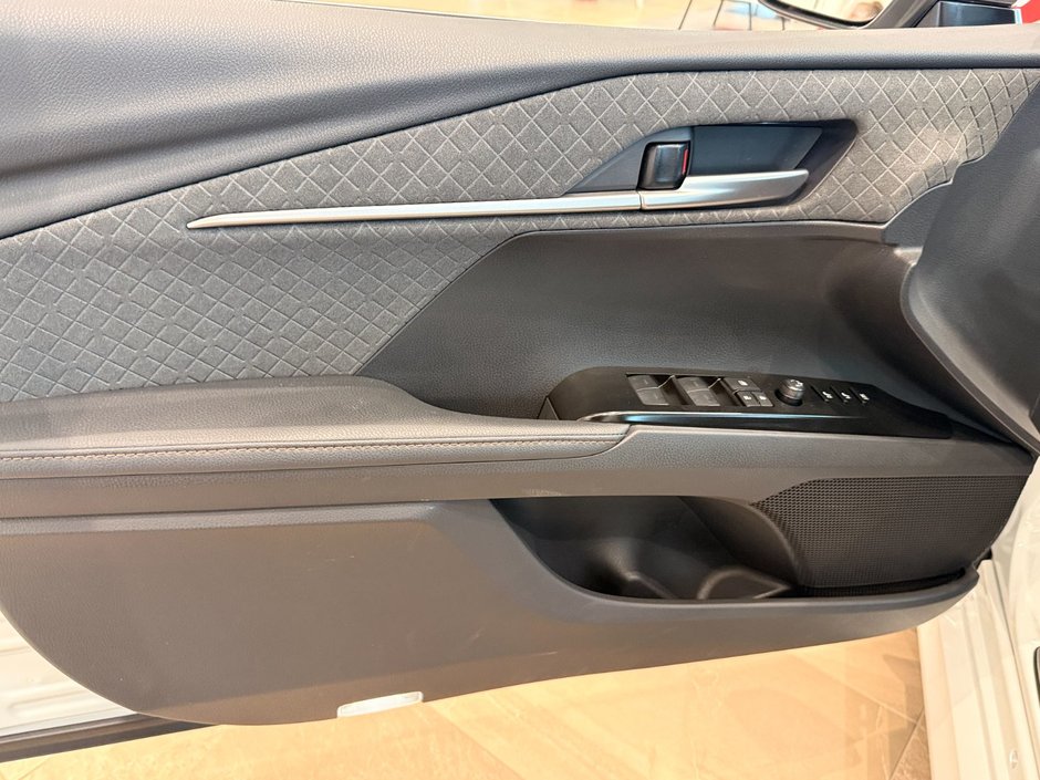 2026 Toyota Camry Hybrid BLACK INTERIOR - PREMIUM COLOUR-7
