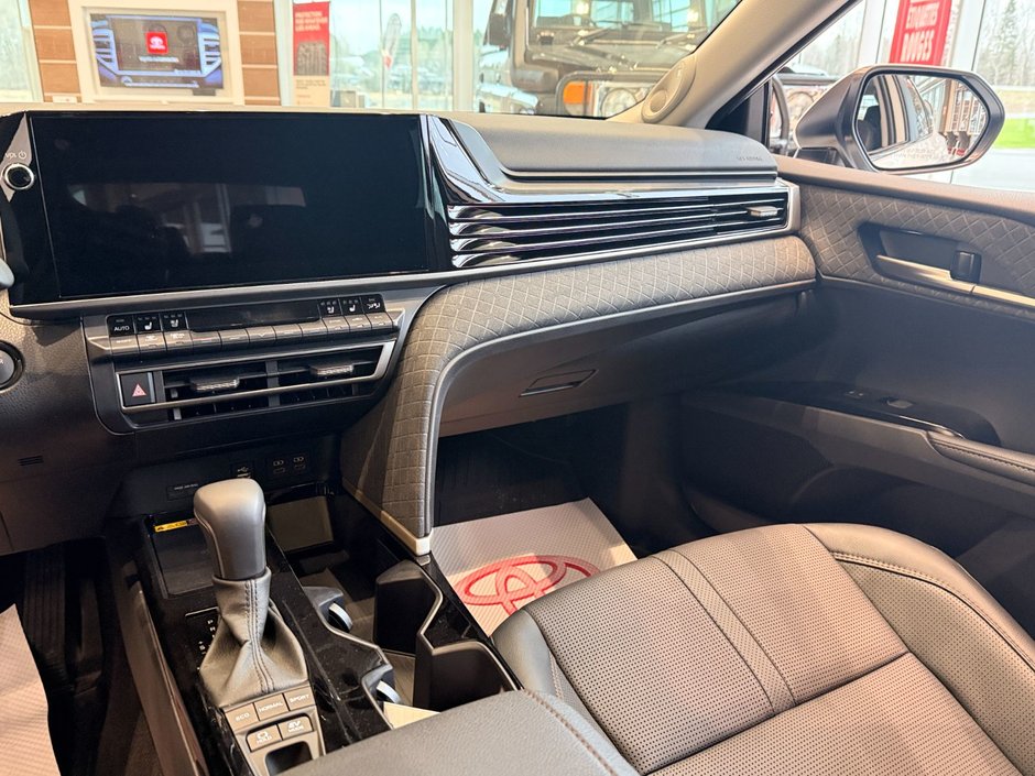 2026 Toyota Camry Hybrid BLACK INTERIOR - PREMIUM COLOUR-9