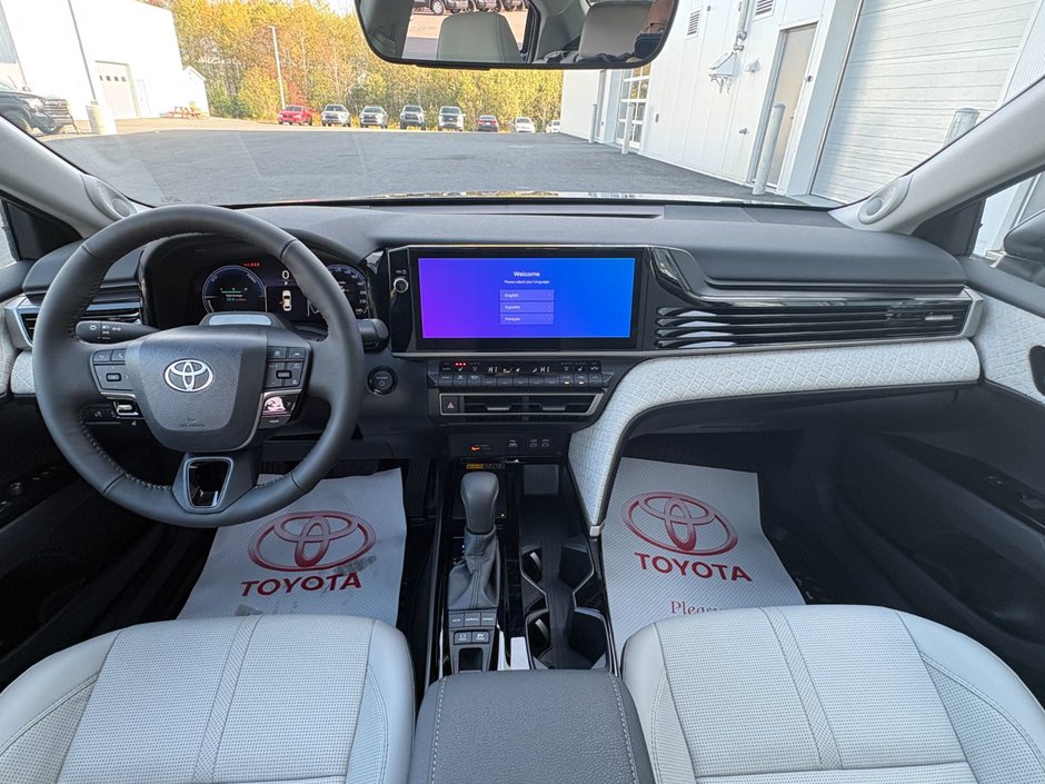 2025 Toyota CAMRY HYBRIDE XLE AWD XLE-11