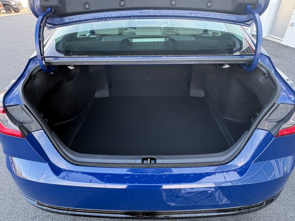 2025 Toyota CAMRY HYBRIDE XLE AWD XLE-12