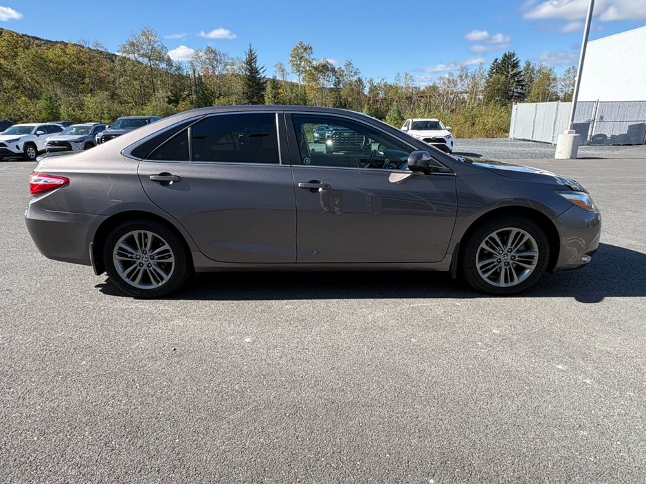 Toyota CAMRY SE 2016-3