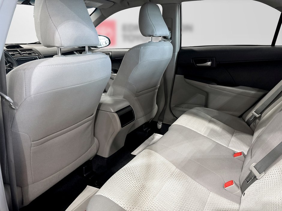 2014 Toyota CAMRY LE-11