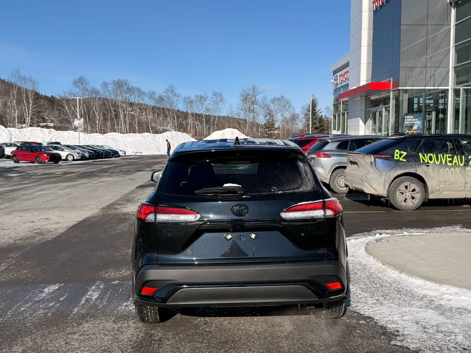 2025 Toyota COROLLA CROSS HYBRIDE SE AWD Hybrid SE-3